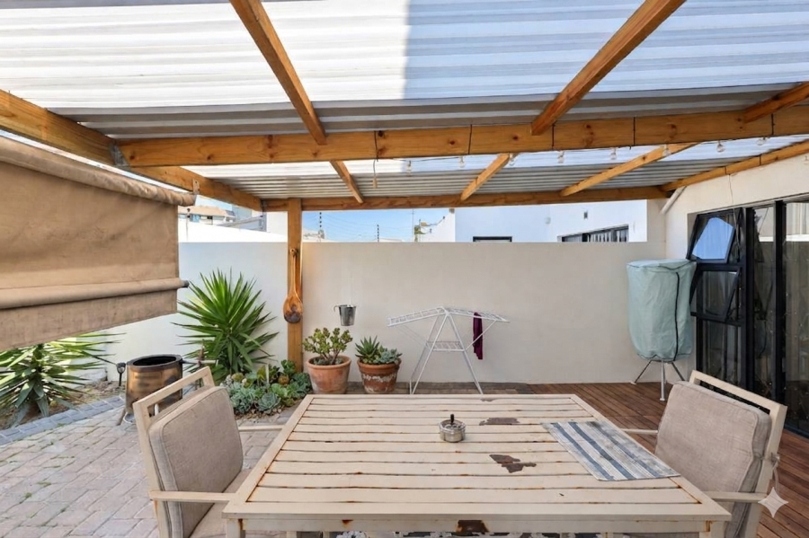 To Let 2 Bedroom Property for Rent in Waves Edge Western Cape